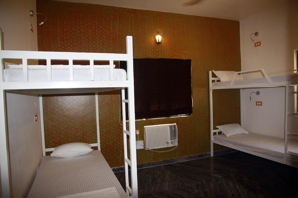 מוריג'ים Wanderers Hostel חדר תמונה