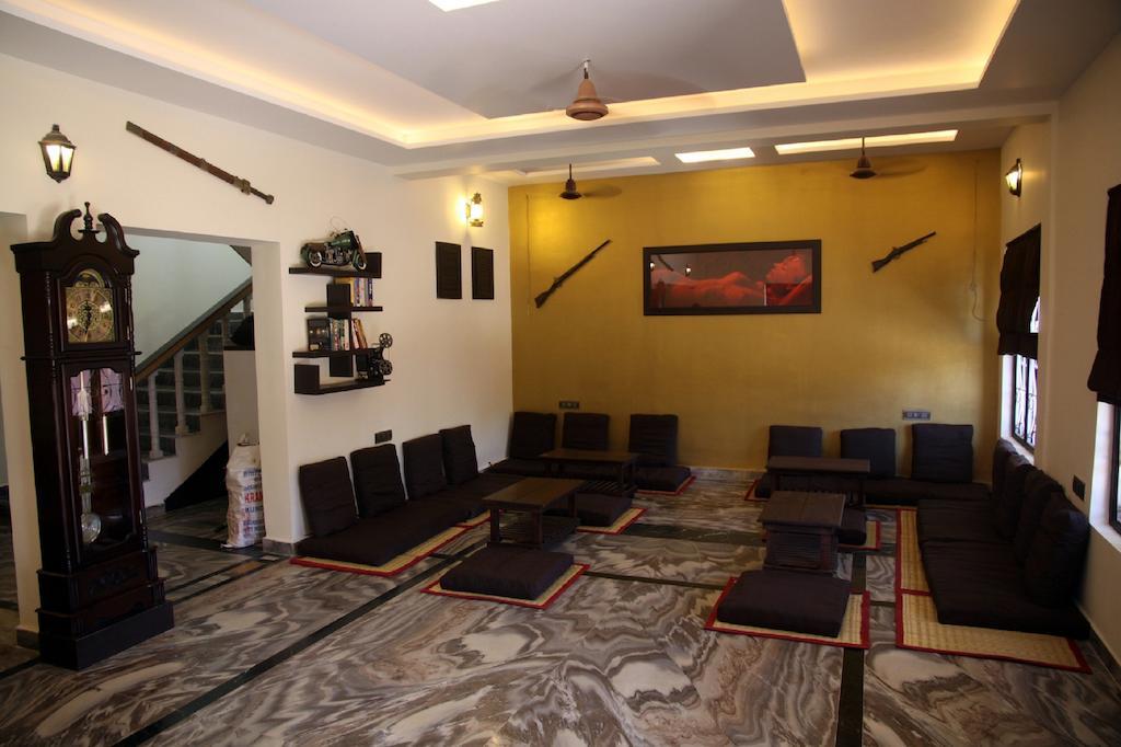 מוריג'ים Wanderers Hostel מראה חיצוני תמונה
